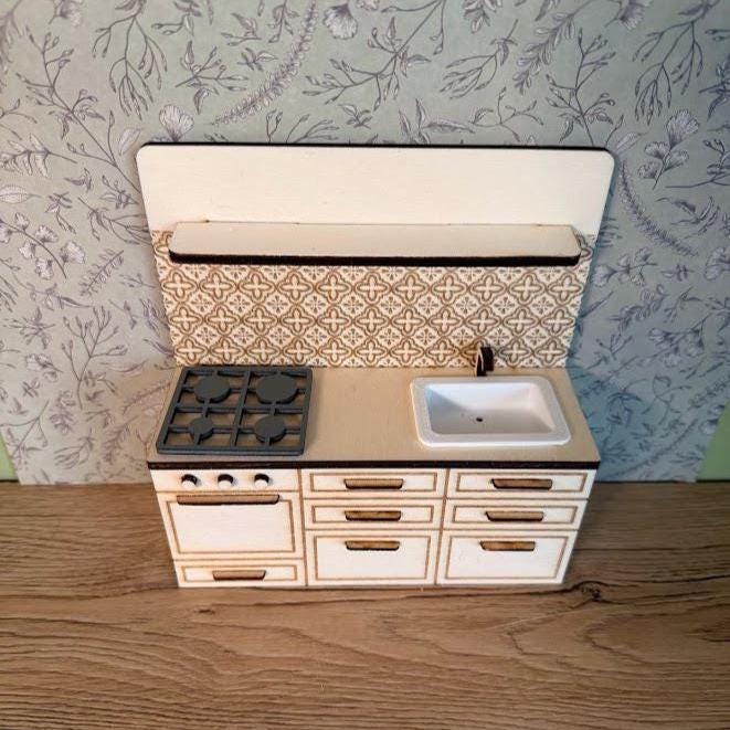 Mediterrane Miniaturküche zum Selbermachen – Zeitloses Holzdesign
