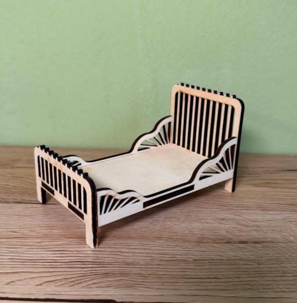 DIY Vintage Jugendstil-Miniaturbett – Holzmöbel für Maileg & Puppen