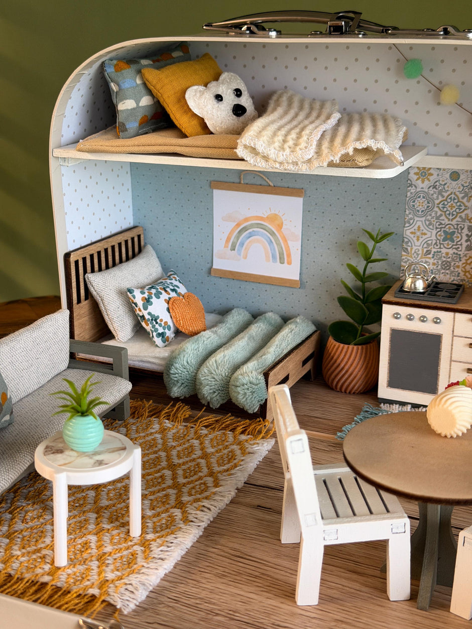 The Calm Grove – Puppenhaus im mittleren Kofferformat – Foto 7