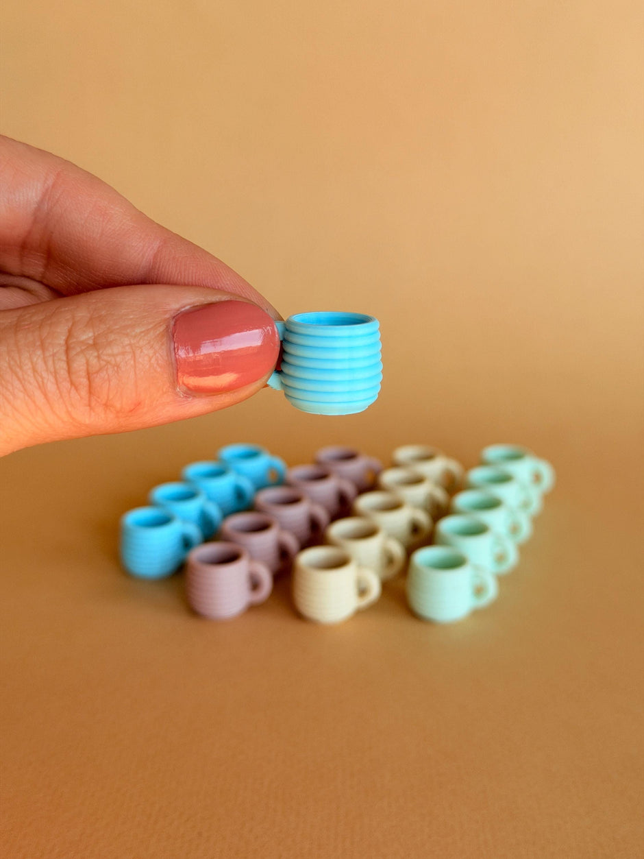 Miniature Mug for Dolls and Mice, 1:12 dollhouse accessory – photo 3