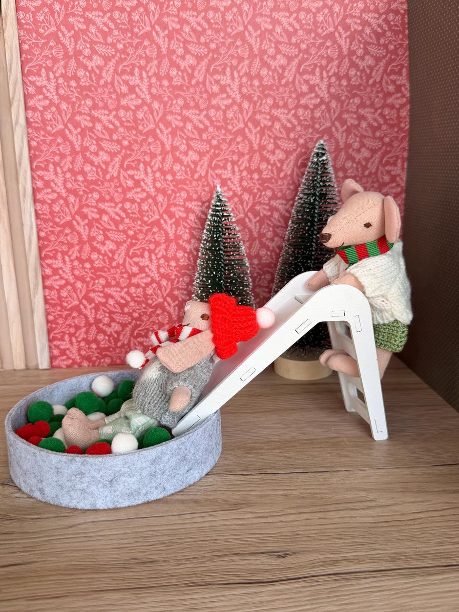Christmas Slide Set – Miniature Slide with Pom-Pom Ball Pit – photo 8