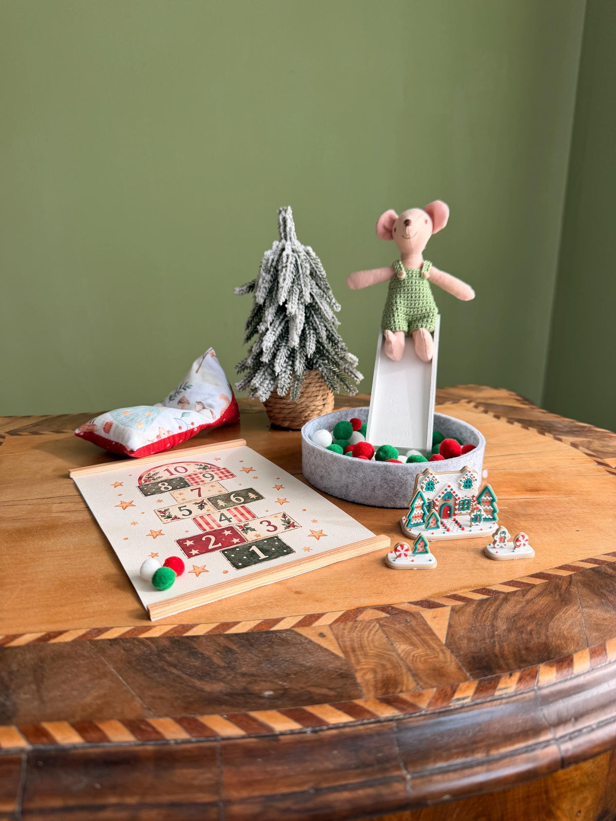 Christmas Play Set – Slide, Ball Pit, Hopscotch & Gingerbread House – photo 7