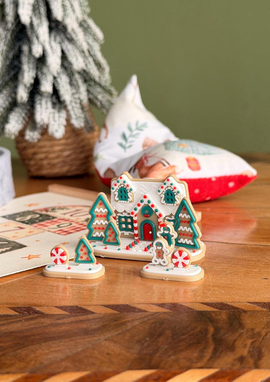 Christmas Play Set – Slide, Ball Pit, Hopscotch & Gingerbread House – photo 9