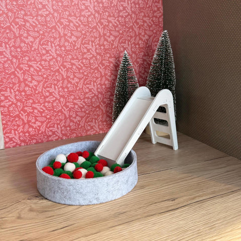 Christmas Slide Set – Miniature Slide with Pom-Pom Ball Pit – photo 2